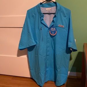 Lg mens Columbia blue shirt